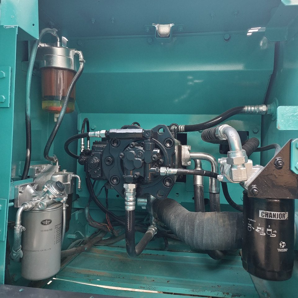 KOBELCO SK200-8 - Escavadora de rastos: foto 5 KOBELCO SK200-8 - Escavadora de rastos: foto 5