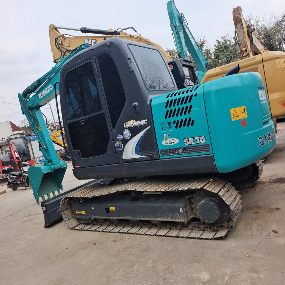 KOBELCO SK75 - Mini escavadeira: foto 5 KOBELCO SK75 - Mini escavadeira: foto 5