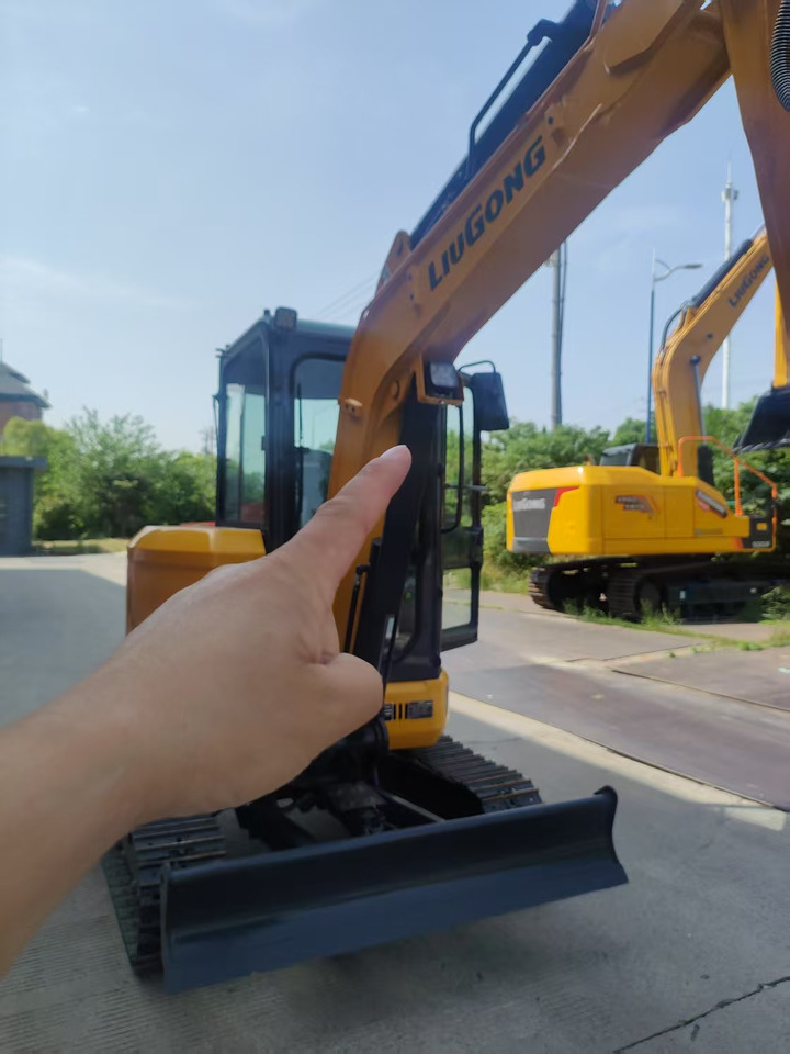 LIUGONG 9035F ZTSG4 BRAND NEW 3.8 TON 3 TON 4 TON MINI DIGGER - Mini escavadeira: foto 5 LIUGONG 9035F ZTSG4 BRAND NEW 3.8 TON 3 TON 4 TON MINI DIGGER - Mini escavadeira: foto 5