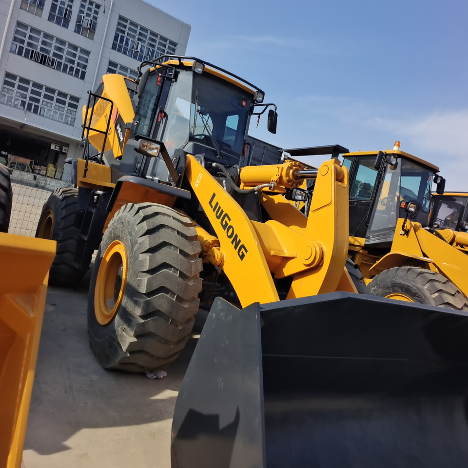 LIUGONG CLG 856H Clg862 6 Tons Front Wheel Loader Clg862h 856h Loaders with Good Condition Cheap Price for Sale - Pá carregadora de rodas: foto 2 LIUGONG CLG 856H Clg862 6 Tons Front Wheel Loader Clg862h 856h Loaders with Good Condition Cheap Price for Sale - Pá carregadora de rodas: foto 2