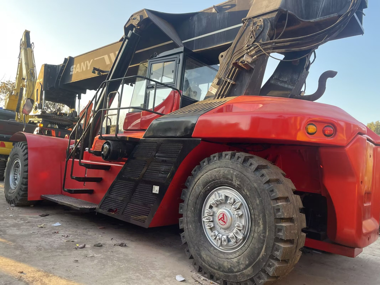 SANY SRSC45C30 - Reachstacker porta contentores: foto 4 SANY SRSC45C30 - Reachstacker porta contentores: foto 4