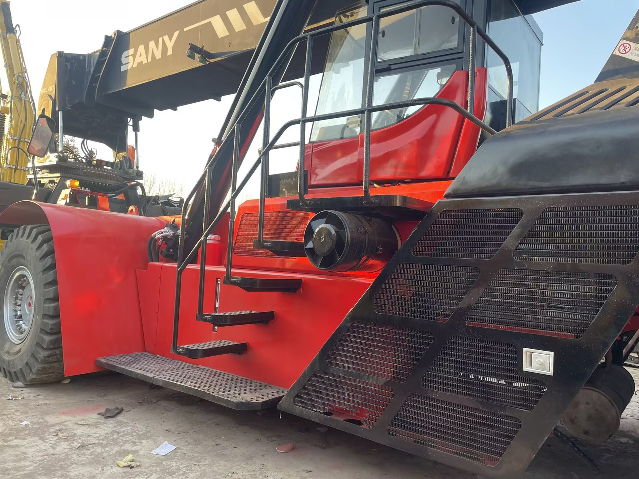 SANY SRSC45C30 - Reachstacker porta contentores: foto 4 SANY SRSC45C30 - Reachstacker porta contentores: foto 4