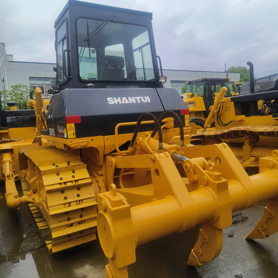 SHANTUI SD16 WITH RIPPER - Buldôzer: foto 1 SHANTUI SD16 WITH RIPPER - Buldôzer: foto 1