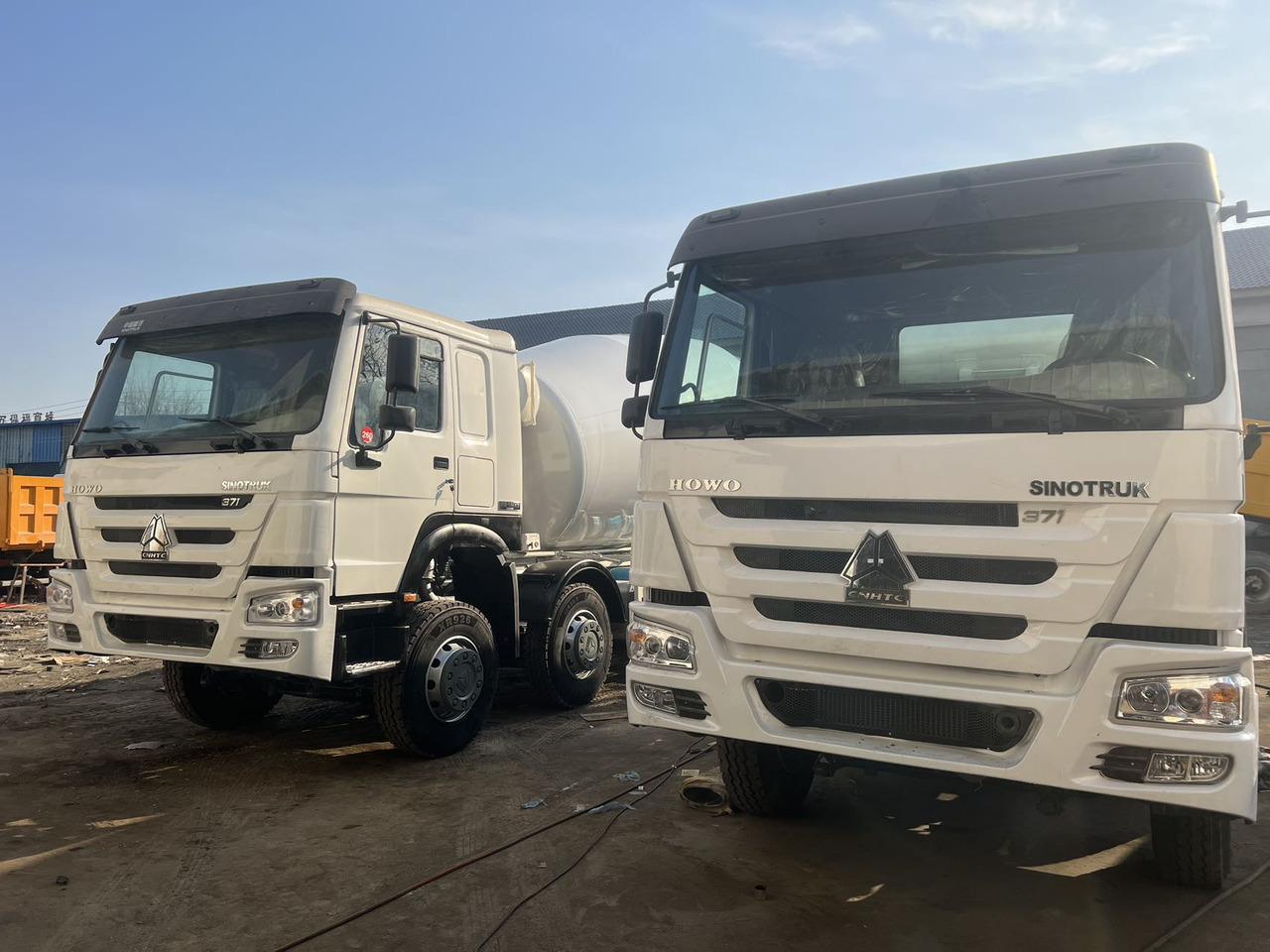 SINOTRUK HOWO 371 HP 16 CBM 8*4 - Camião betoneira: foto 3 SINOTRUK HOWO 371 HP 16 CBM 8*4 - Camião betoneira: foto 3