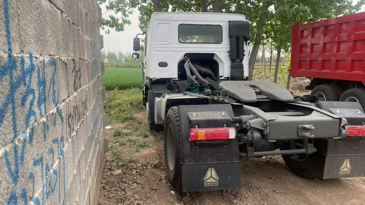 SINOTRUK HOWO 4*2 - Tractor: foto 4 SINOTRUK HOWO 4*2 - Tractor: foto 4
