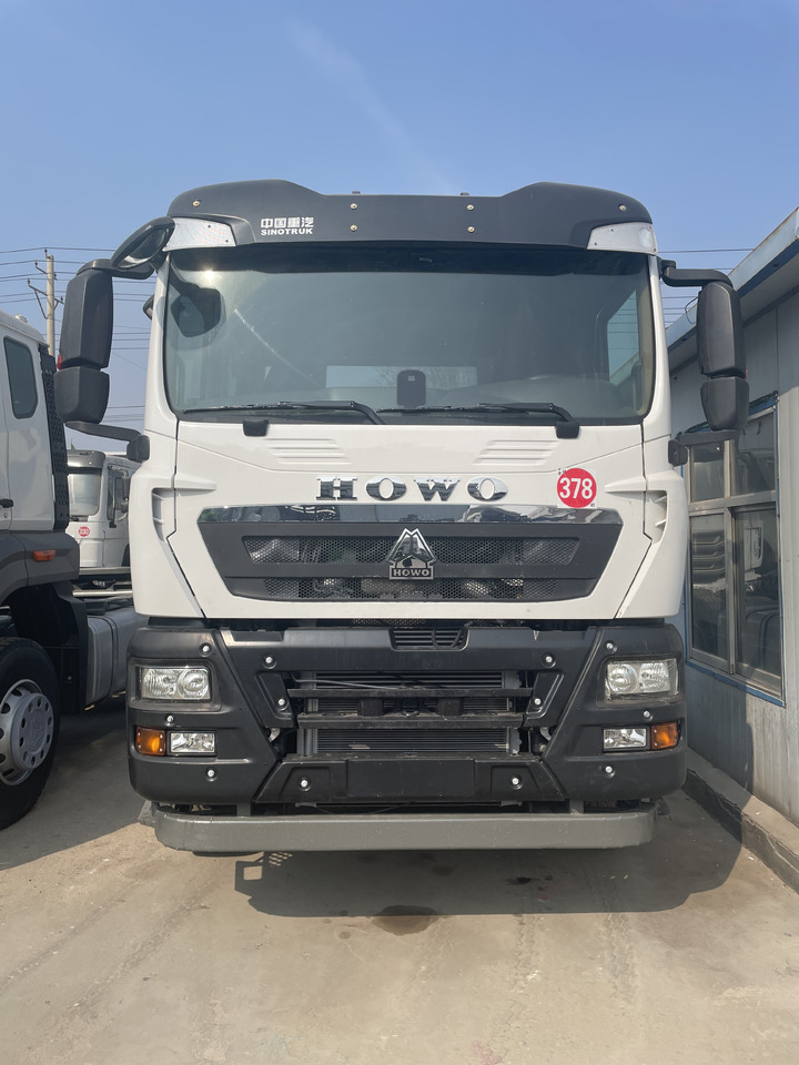 Tractor novo SINOTRUK HOWO 420HP TRACTOR HEAD: foto 1
