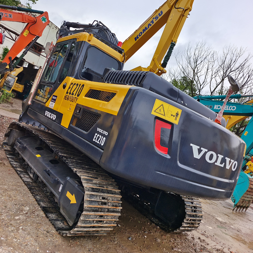 VOLVO EC210 EC210D EC210BLC EC380 - Escavadora de rastos: foto 3 VOLVO EC210 EC210D EC210BLC EC380 - Escavadora de rastos: foto 3