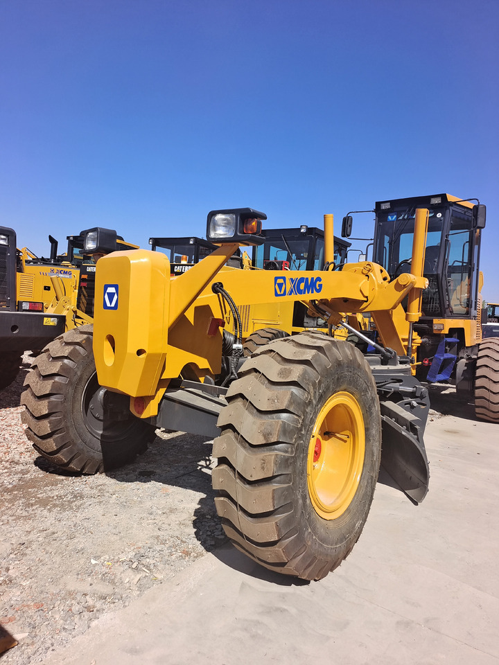 XCMG GR1803 - Motoniveladora: foto 3 XCMG GR1803 - Motoniveladora: foto 3