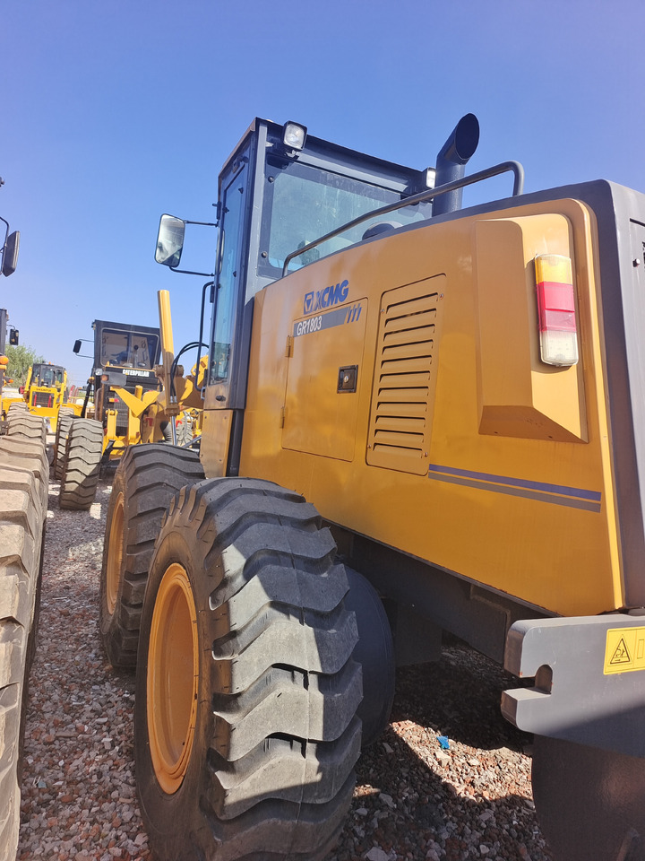 XCMG GR1803 WITH RIPPER - Motoniveladora: foto 1 XCMG GR1803 WITH RIPPER - Motoniveladora: foto 1