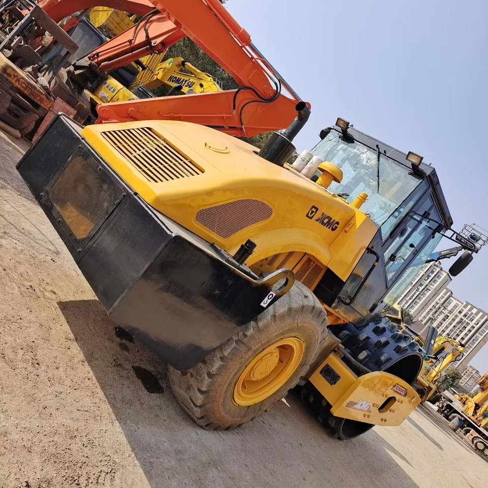 XCMG XS223J - Compactador de asfalto: foto 5 XCMG XS223J - Compactador de asfalto: foto 5