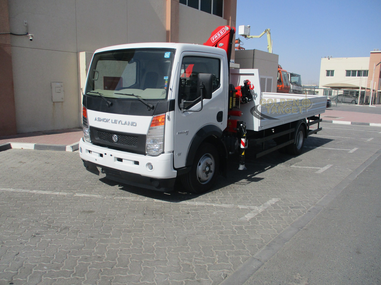 Ashok Leyland PARTNER LX 4x2 with Fassi F50A.022 Crane - Camião grua: foto 2 Ashok Leyland PARTNER LX 4x2 with Fassi F50A.022 Crane - Camião grua: foto 2