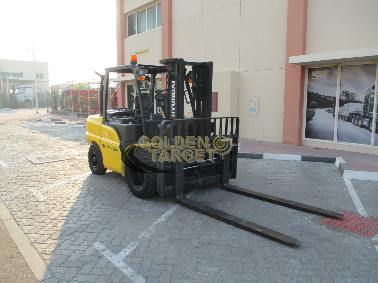 HYUNDAI 50D-9SA Forklift - Empilhadeira a diesel: foto 1 HYUNDAI 50D-9SA Forklift - Empilhadeira a diesel: foto 1