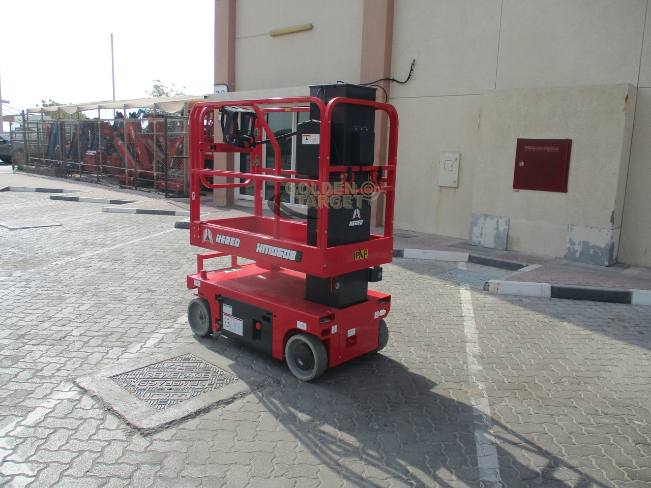 Hered HM0608E Vertical Mast Lift - Plataforma de Tijera/ Plataforma de tesoura: foto 4 Hered HM0608E Vertical Mast Lift - Plataforma de Tijera/ Plataforma de tesoura: foto 4