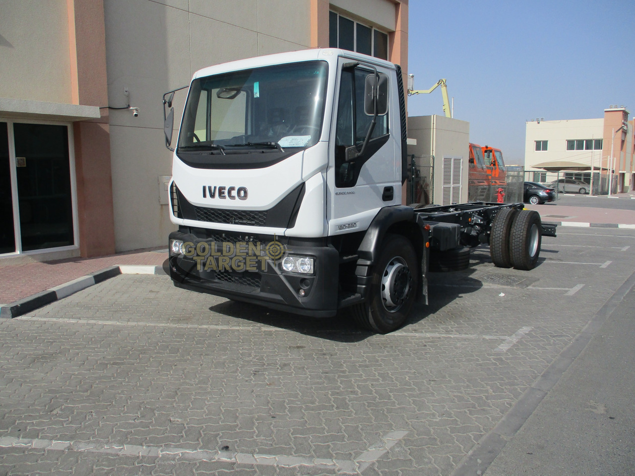 IVECO EUROCARGO 180E28 4x2 Chassis - Camião chassi: foto 2 IVECO EUROCARGO 180E28 4x2 Chassis - Camião chassi: foto 2