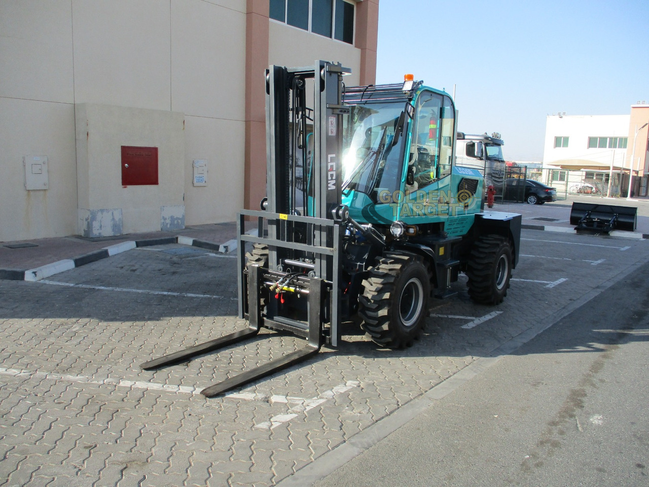 LGCM LG35R Rough Terrain Forklift - Empilhadeira a diesel: foto 2 LGCM LG35R Rough Terrain Forklift - Empilhadeira a diesel: foto 2