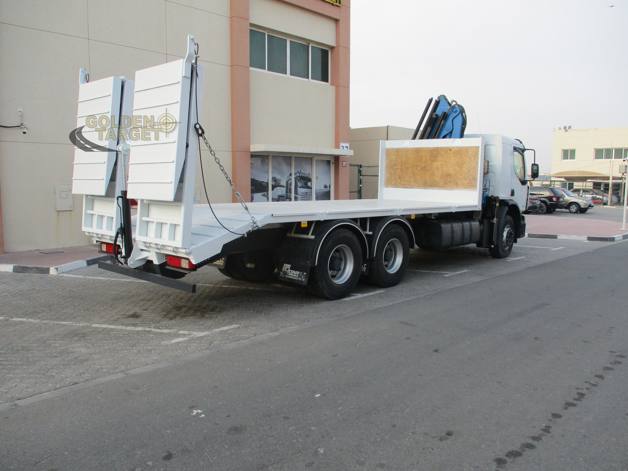 RENAULT Kerax 380 6×4 Crane Truck - Camião grua: foto 3 RENAULT Kerax 380 6×4 Crane Truck - Camião grua: foto 3