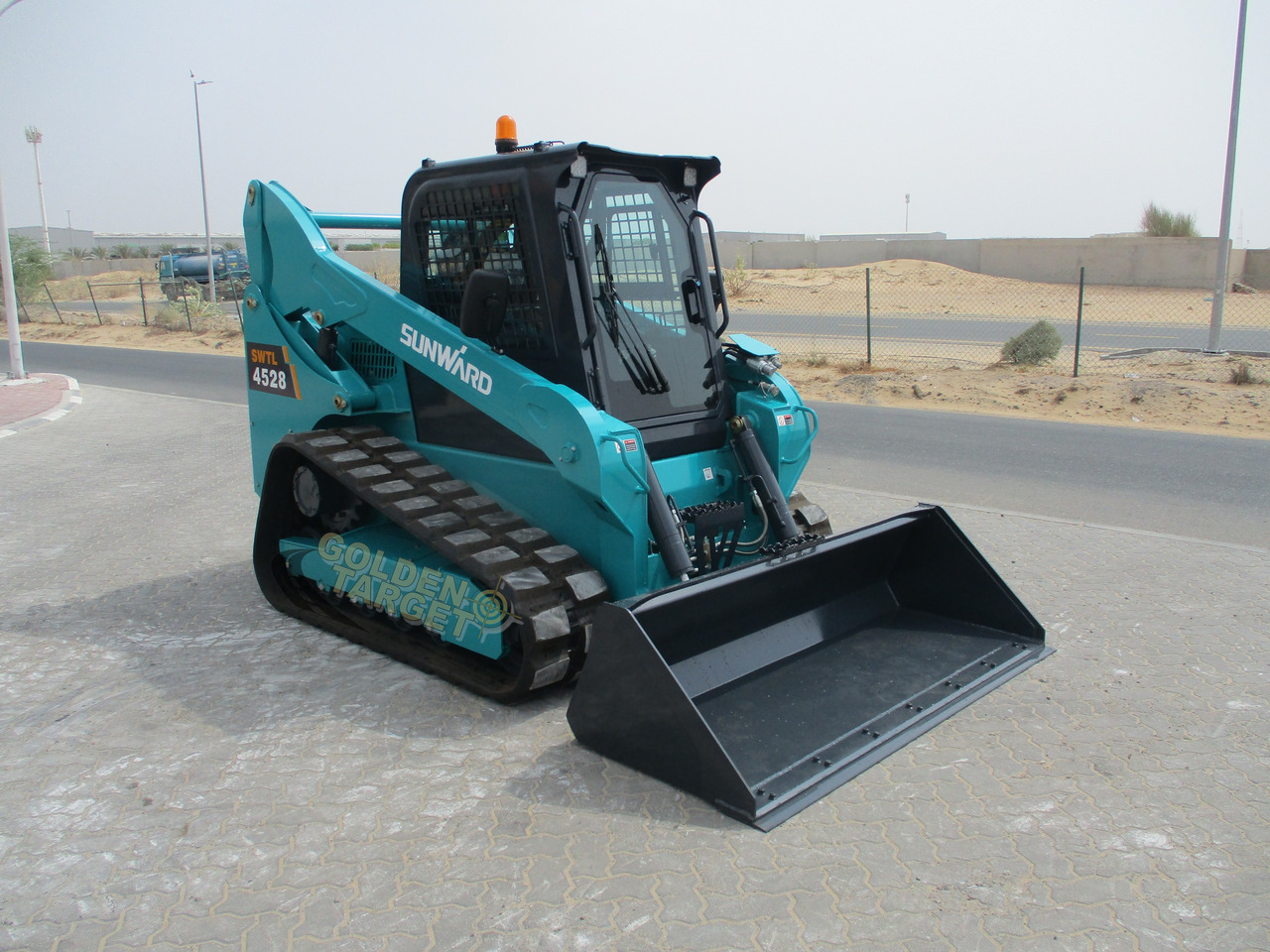 SUNWARD SWTL4528 Skid Steer - Mini pá carregadora: foto 1 SUNWARD SWTL4528 Skid Steer - Mini pá carregadora: foto 1