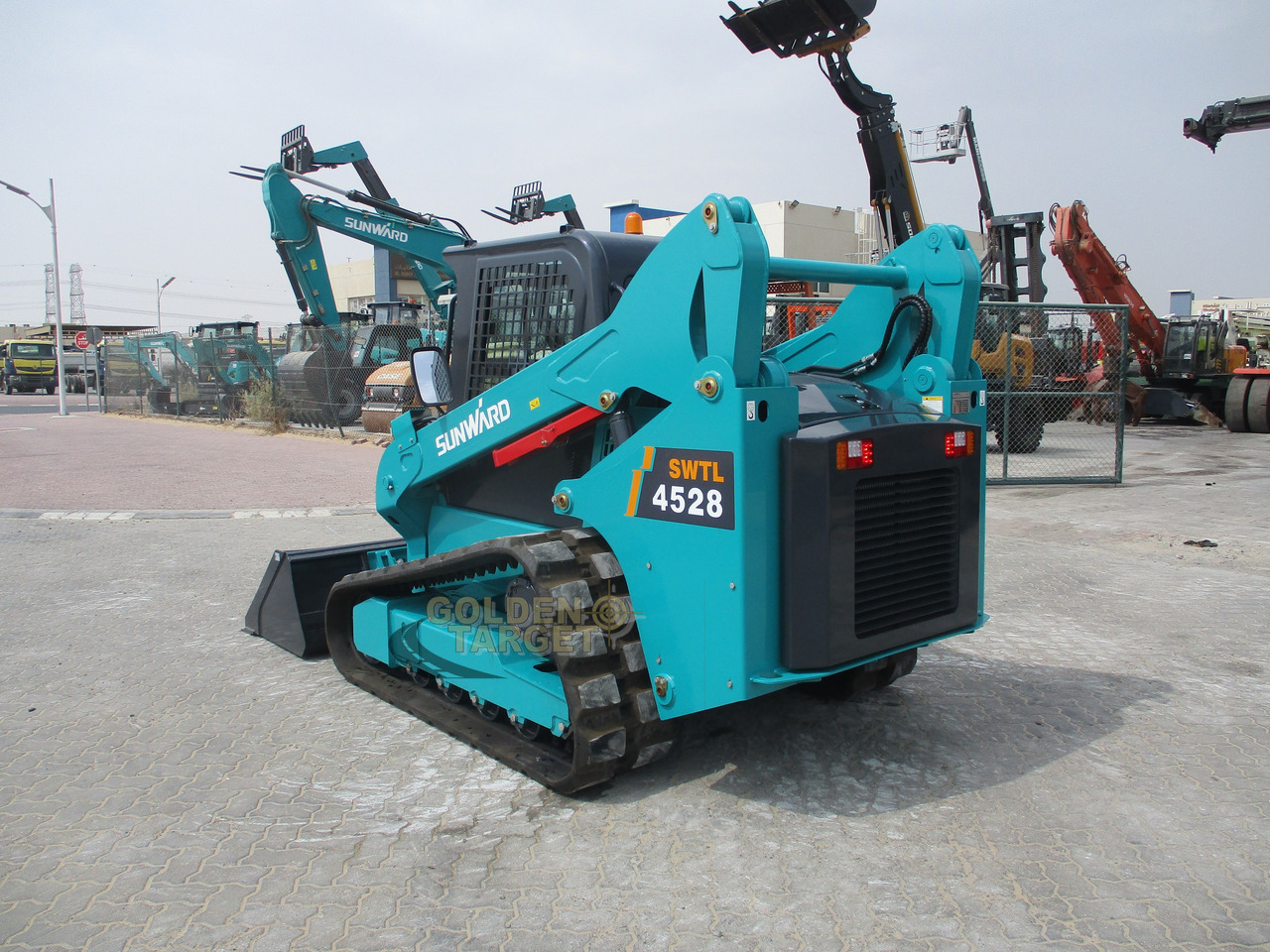 SUNWARD SWTL4528 Skid Steer - Mini pá carregadora: foto 4 SUNWARD SWTL4528 Skid Steer - Mini pá carregadora: foto 4