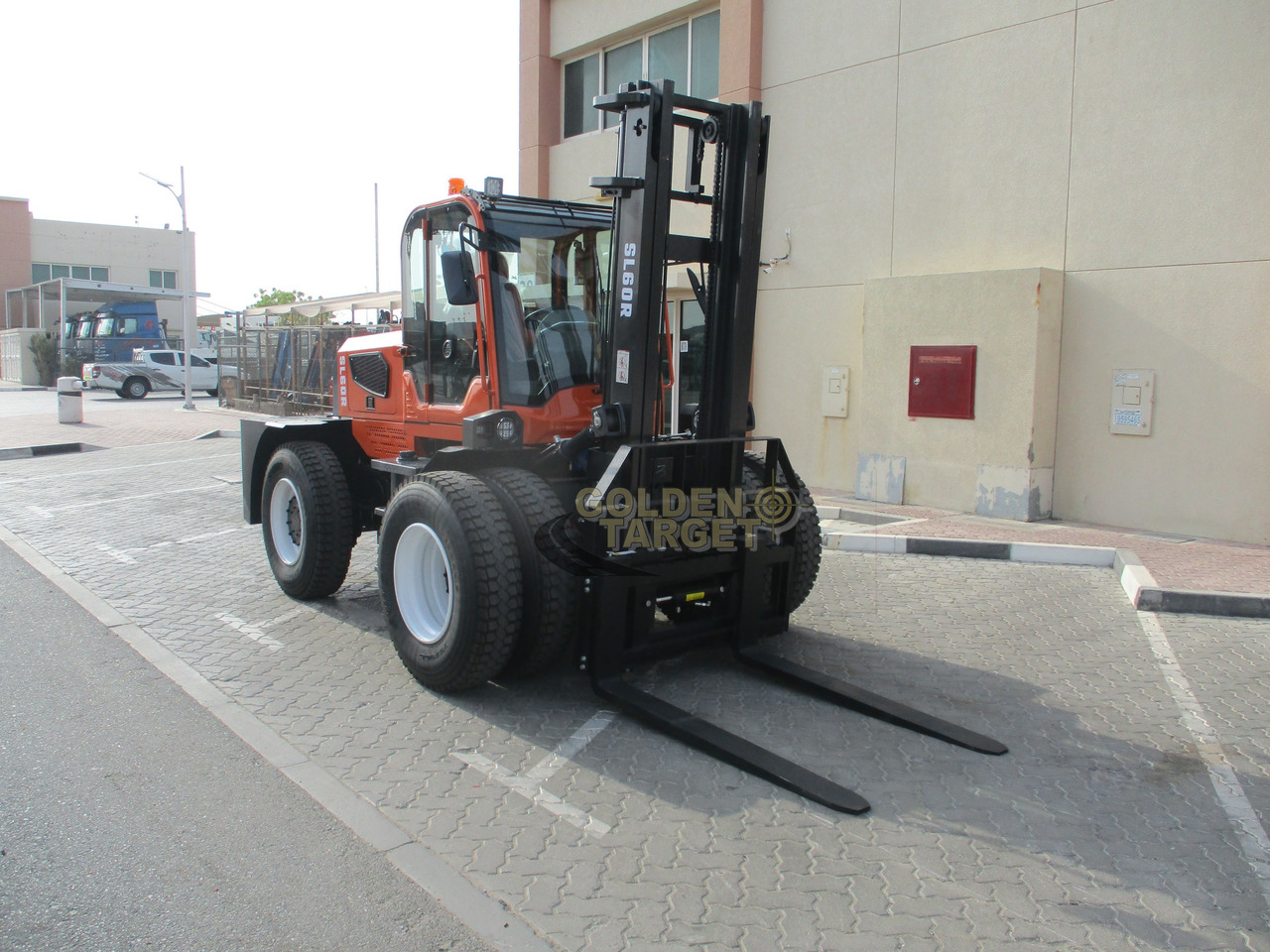 Solution SL60R Rough Terrain Forklift - Empilhadeira a diesel: foto 1 Solution SL60R Rough Terrain Forklift - Empilhadeira a diesel: foto 1