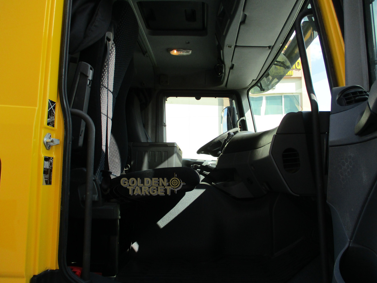 Tractor MERCEDES-BENZ Actros 2048 4x4 Head Truck: foto 9 Tractor MERCEDES-BENZ Actros 2048 4x4 Head Truck: foto 9