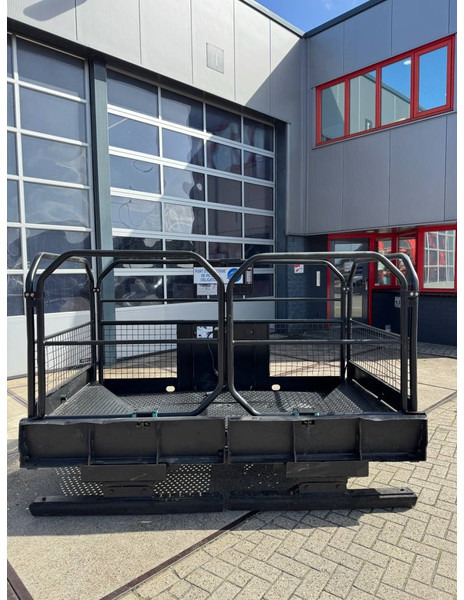 Equipamento por Máquina de construção Manitou Nacelle Roofing basket: foto 9