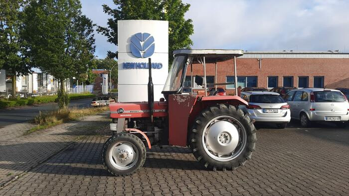 Massey Ferguson 133 - Trator: foto 1 Massey Ferguson 133 - Trator: foto 1