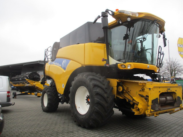 New Holland CR 9060 Elevation - Ceifeira debulhadora: foto 2 New Holland CR 9060 Elevation - Ceifeira debulhadora: foto 2