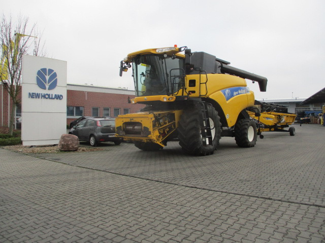 New Holland CR 9060 Elevation - Ceifeira debulhadora: foto 4 New Holland CR 9060 Elevation - Ceifeira debulhadora: foto 4