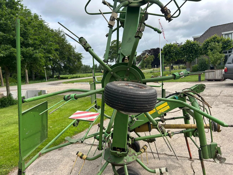 Leasing de Krone KW 6.40 schudder schuilstelling hooibouw 6 elements Krone KW 6.40 schudder schuilstelling hooibouw 6 elements: foto 15