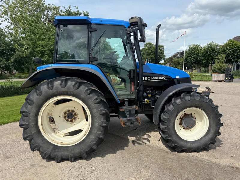 New Holland TS90 TS 90 FH FA Trekker EX OVERHEID - Trator: foto 4 New Holland TS90 TS 90 FH FA Trekker EX OVERHEID - Trator: foto 4