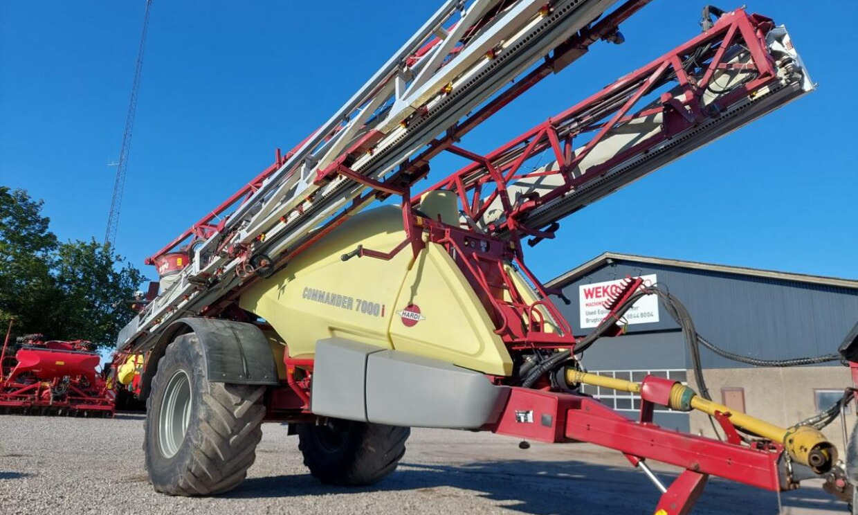 Hardi Commander 7000i - 36 m Twin - Pulverizador de arrastar: foto 1 Hardi Commander 7000i - 36 m Twin - Pulverizador de arrastar: foto 1