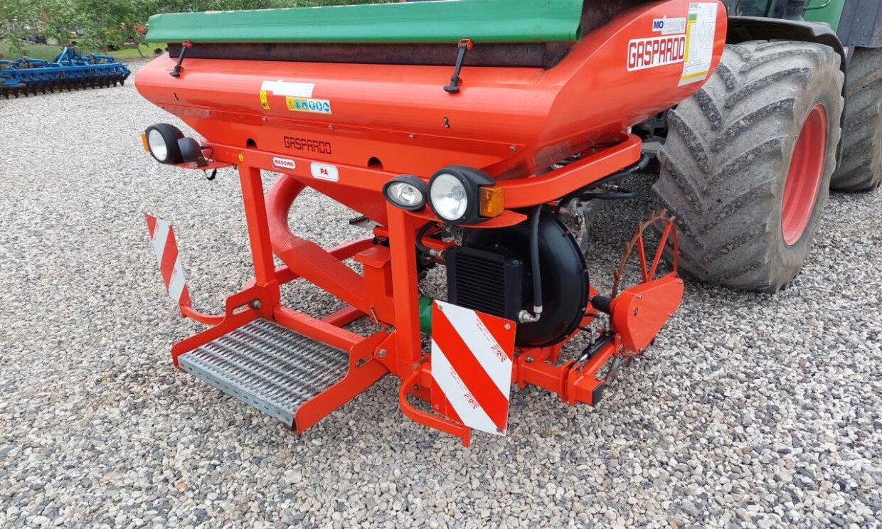 Thyregod TRV 12 med frø-/gødning-udstyr - Máquina agrícola: foto 3 Thyregod TRV 12 med frø-/gødning-udstyr - Máquina agrícola: foto 3
