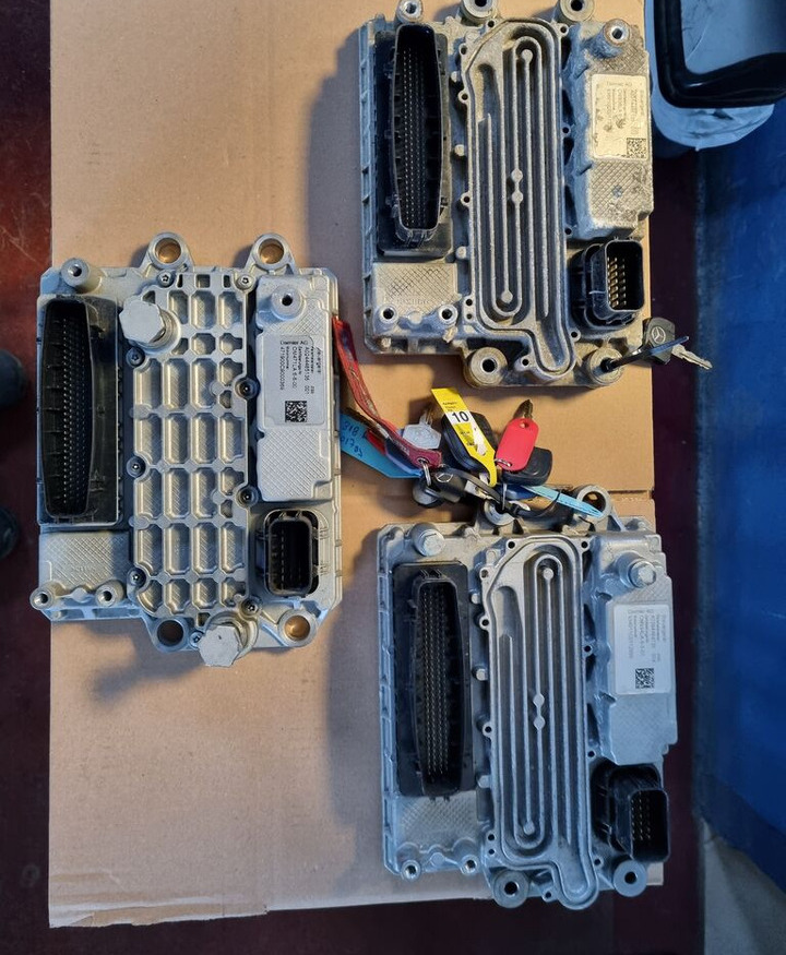 Continental CONTROL MODULE MCM2 Mercedes-Benz ACTROS MP4 EURO 6 - Centralina electrónica por Camião: foto 3 Continental CONTROL MODULE MCM2 Mercedes-Benz ACTROS MP4 EURO 6 - Centralina electrónica por Camião: foto 3