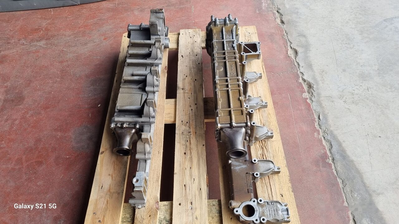 EXHAUST GAS COOLER Behr  Mercedes-Benz ACTROS MP4 EURO 5-6 - Motor e peças por Camião: foto 5 EXHAUST GAS COOLER Behr  Mercedes-Benz ACTROS MP4 EURO 5-6 - Motor e peças por Camião: foto 5