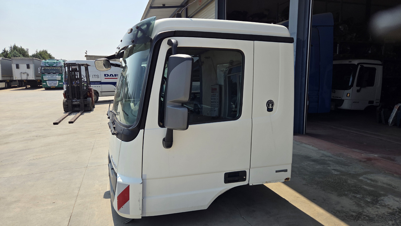 MERCEDES ACTROS MP3 MEDIUM - Cabine: foto 2 MERCEDES ACTROS MP3 MEDIUM - Cabine: foto 2