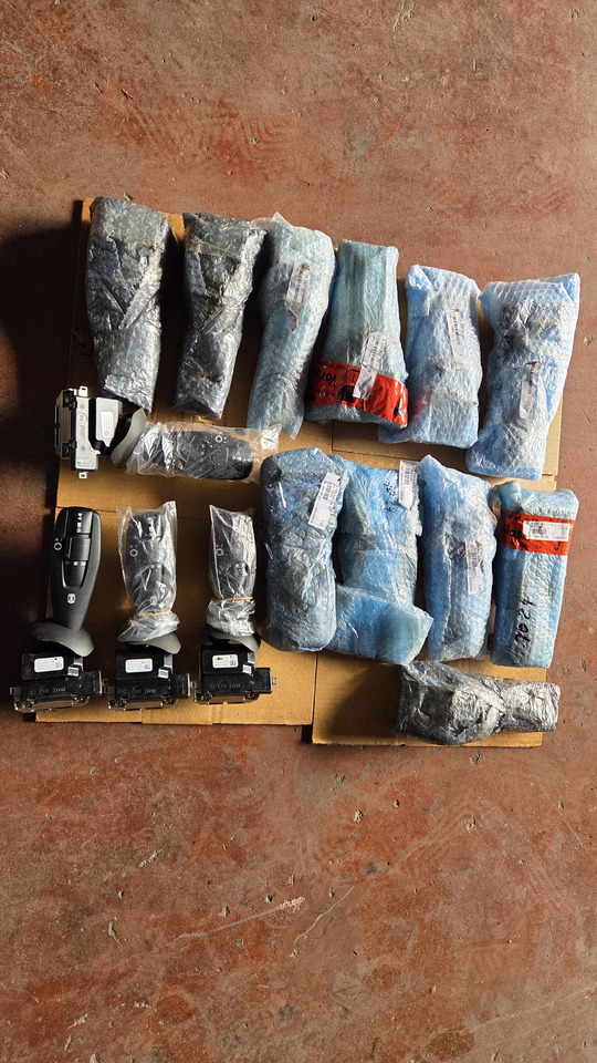 MERCEDES-BENZ ACTROS MP4 - Comutador de coluna de direção por Camião: foto 3 MERCEDES-BENZ ACTROS MP4 - Comutador de coluna de direção por Camião: foto 3