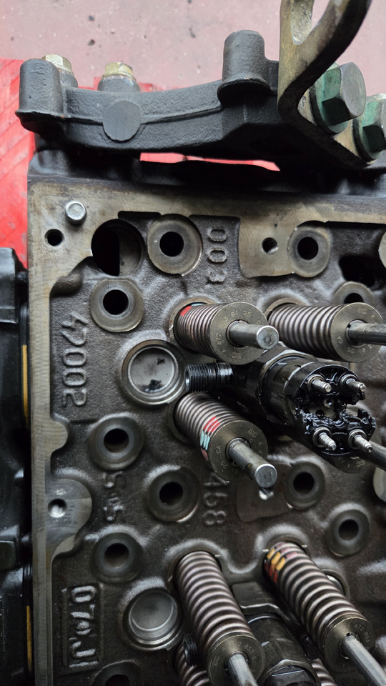 MERCEDES-BENZ OM 470 LA - Cabeça do motor por Camião: foto 3 MERCEDES-BENZ OM 470 LA - Cabeça do motor por Camião: foto 3