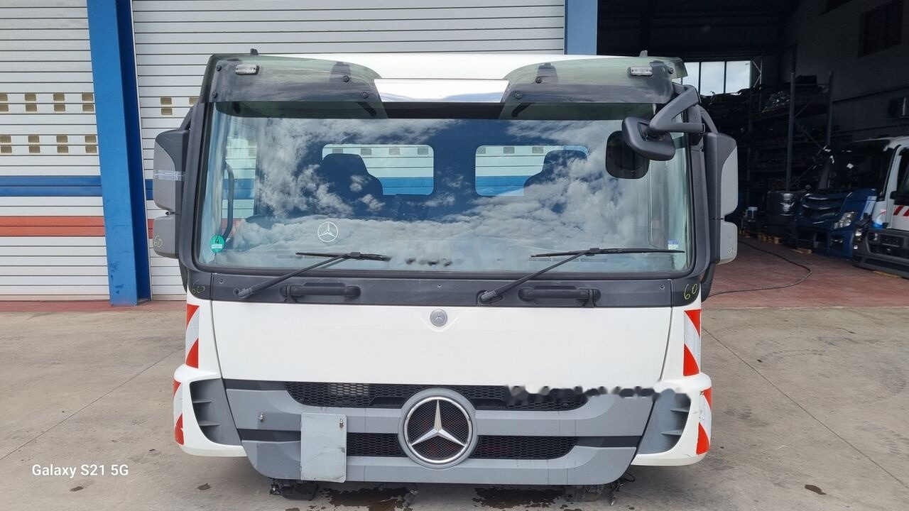 Mercedes-Benz CAB MERCEDES ACTROS MP 3 MEDIUM Mercedes-Benz ACTROS MP3 - Cabine por Camião: foto 4 Mercedes-Benz CAB MERCEDES ACTROS MP 3 MEDIUM Mercedes-Benz ACTROS MP3 - Cabine por Camião: foto 4