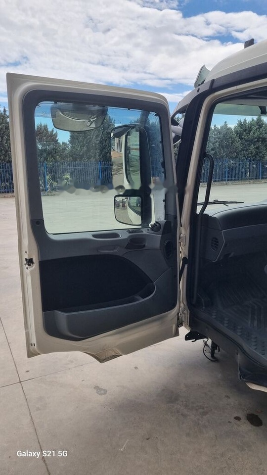 Mercedes-Benz CAB MERCEDES ACTROS MP 3 MEDIUM Mercedes-Benz ACTROS MP3 - Cabine por Camião: foto 1 Mercedes-Benz CAB MERCEDES ACTROS MP 3 MEDIUM Mercedes-Benz ACTROS MP3 - Cabine por Camião: foto 1