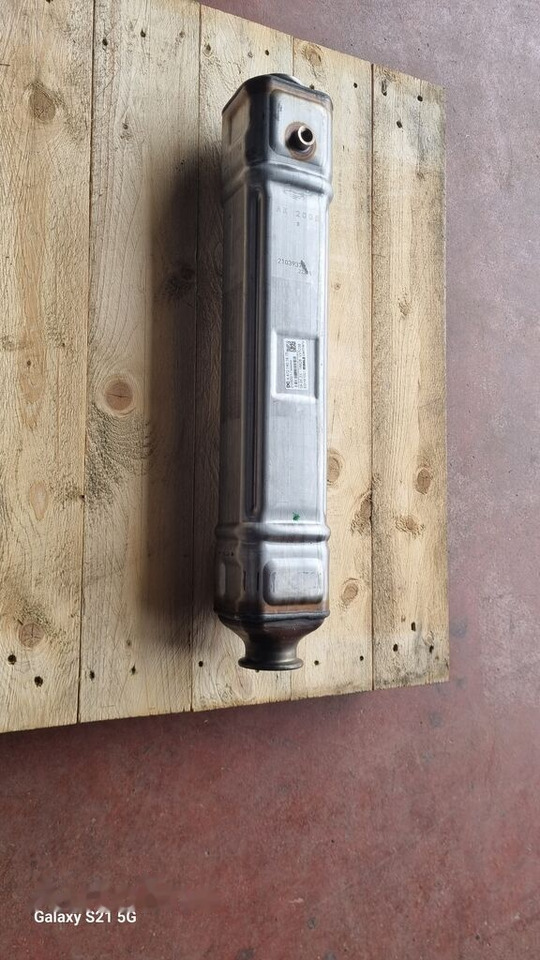 Mercedes-Benz EXHAUST GAS COULER A 4721401675 Mercedes-Benz ACTROS MP4 - Motor e peças por Camião: foto 2 Mercedes-Benz EXHAUST GAS COULER A 4721401675 Mercedes-Benz ACTROS MP4 - Motor e peças por Camião: foto 2