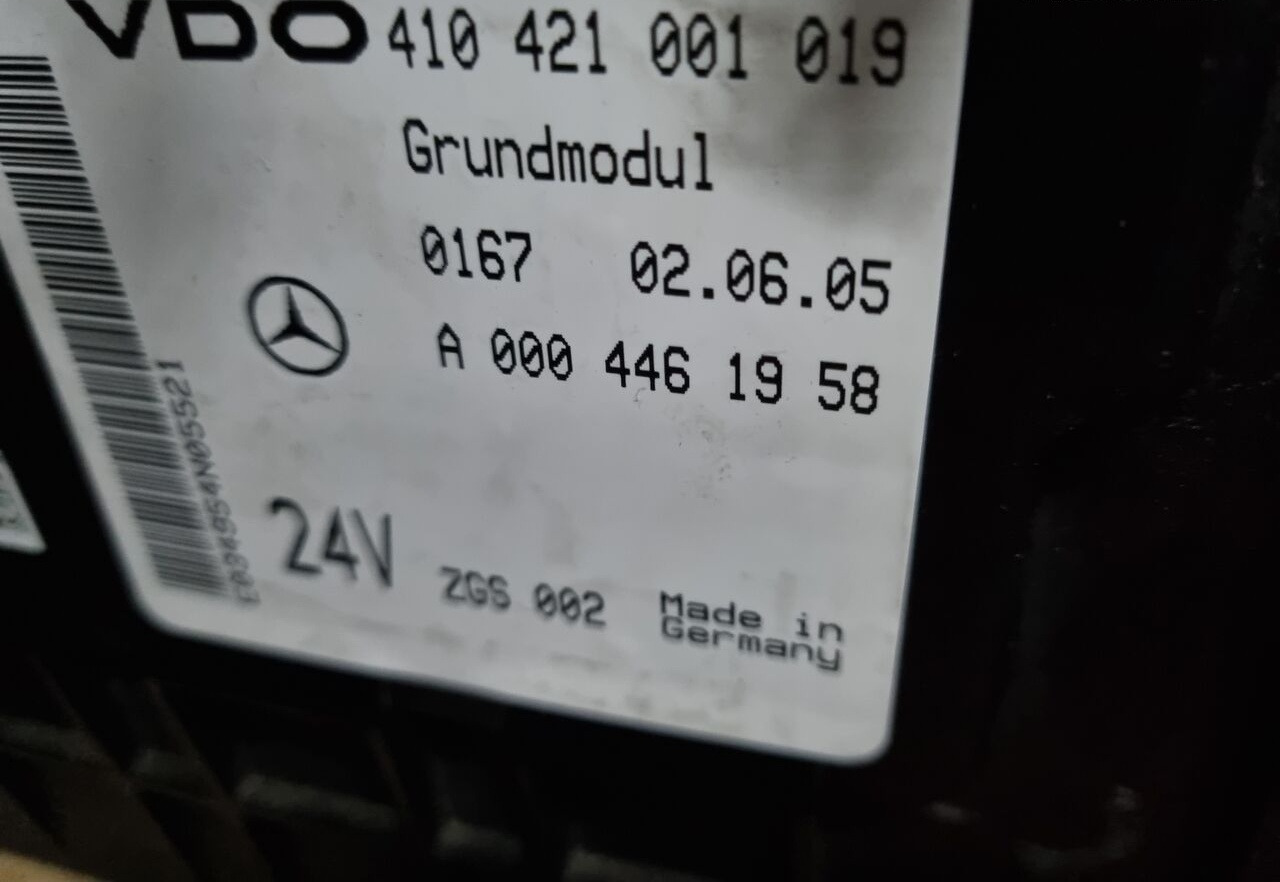 Mercedes-Benz GRUNDMODUL ACTROS MP4 A0014465158 Mercedes-Benz ACTROS MP4 EURO 6 - Fusível por Camião: foto 2 Mercedes-Benz GRUNDMODUL ACTROS MP4 A0014465158 Mercedes-Benz ACTROS MP4 EURO 6 - Fusível por Camião: foto 2
