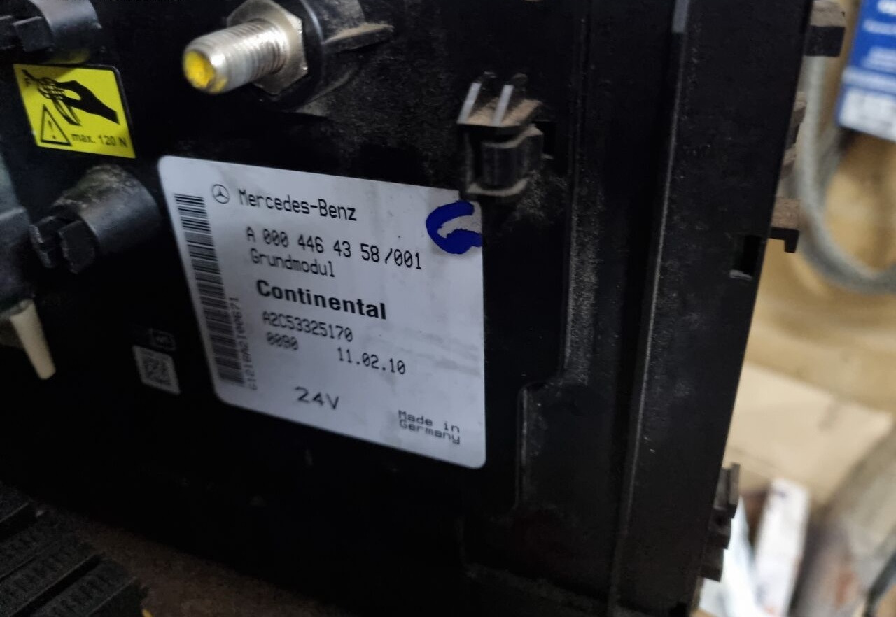 Mercedes-Benz GRUNDMODUL ACTROS MP4 A0014465158 Mercedes-Benz ACTROS MP4 EURO 6 - Fusível por Camião: foto 4 Mercedes-Benz GRUNDMODUL ACTROS MP4 A0014465158 Mercedes-Benz ACTROS MP4 EURO 6 - Fusível por Camião: foto 4
