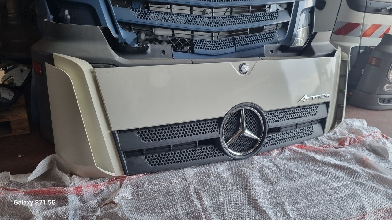 Mercedes-Benz MERCEDES ACTROS MP4 EURO 6 Mercedes-Benz ACTROS MP4 - Capô por Camião: foto 3 Mercedes-Benz MERCEDES ACTROS MP4 EURO 6 Mercedes-Benz ACTROS MP4 - Capô por Camião: foto 3