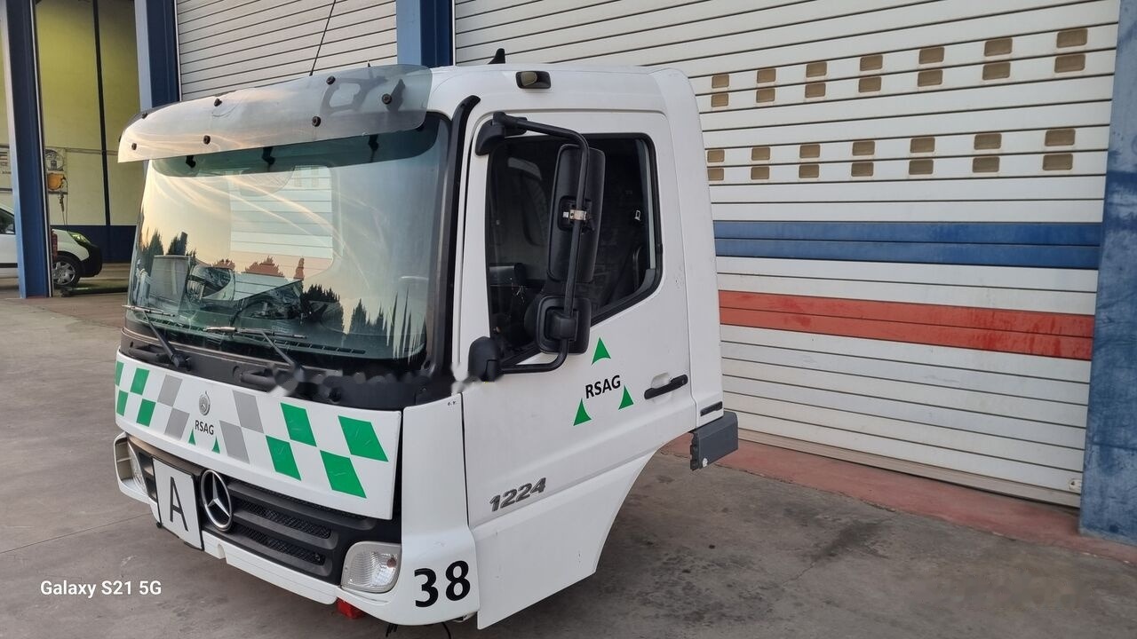 Mercedes-Benz MERCEDES ATEGO 2 A9736000020 Mercedes-Benz ATEGO 2 - Cabine por Camião: foto 3 Mercedes-Benz MERCEDES ATEGO 2 A9736000020 Mercedes-Benz ATEGO 2 - Cabine por Camião: foto 3