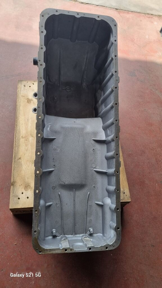 Mercedes-Benz OIL PAN ACTROS MP4 A4730102213 Mercedes-Benz ACTROS MP4 EURO 6 - Cárter por Camião: foto 2 Mercedes-Benz OIL PAN ACTROS MP4 A4730102213 Mercedes-Benz ACTROS MP4 EURO 6 - Cárter por Camião: foto 2