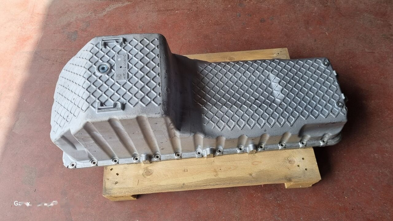 Mercedes-Benz OIL PAN ACTROS MP4 A4730102213 Mercedes-Benz ACTROS MP4 EURO 6 - Cárter por Camião: foto 1 Mercedes-Benz OIL PAN ACTROS MP4 A4730102213 Mercedes-Benz ACTROS MP4 EURO 6 - Cárter por Camião: foto 1