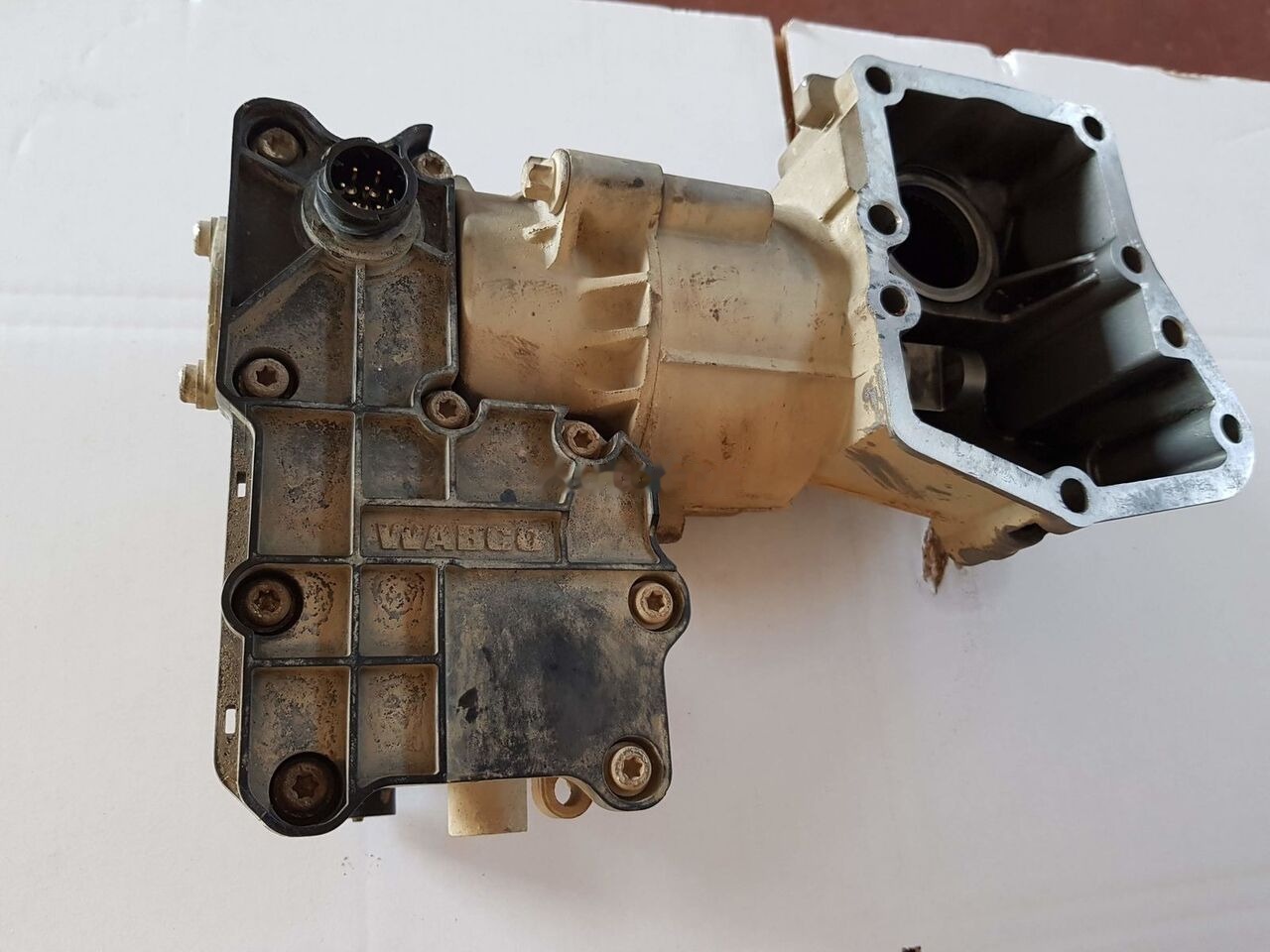 WABCO GEAR CYLINDER 002 260 85 63 Mercedes-Benz ACTROS MB3 - Centralina electrónica por Camião: foto 5 WABCO GEAR CYLINDER 002 260 85 63 Mercedes-Benz ACTROS MB3 - Centralina electrónica por Camião: foto 5