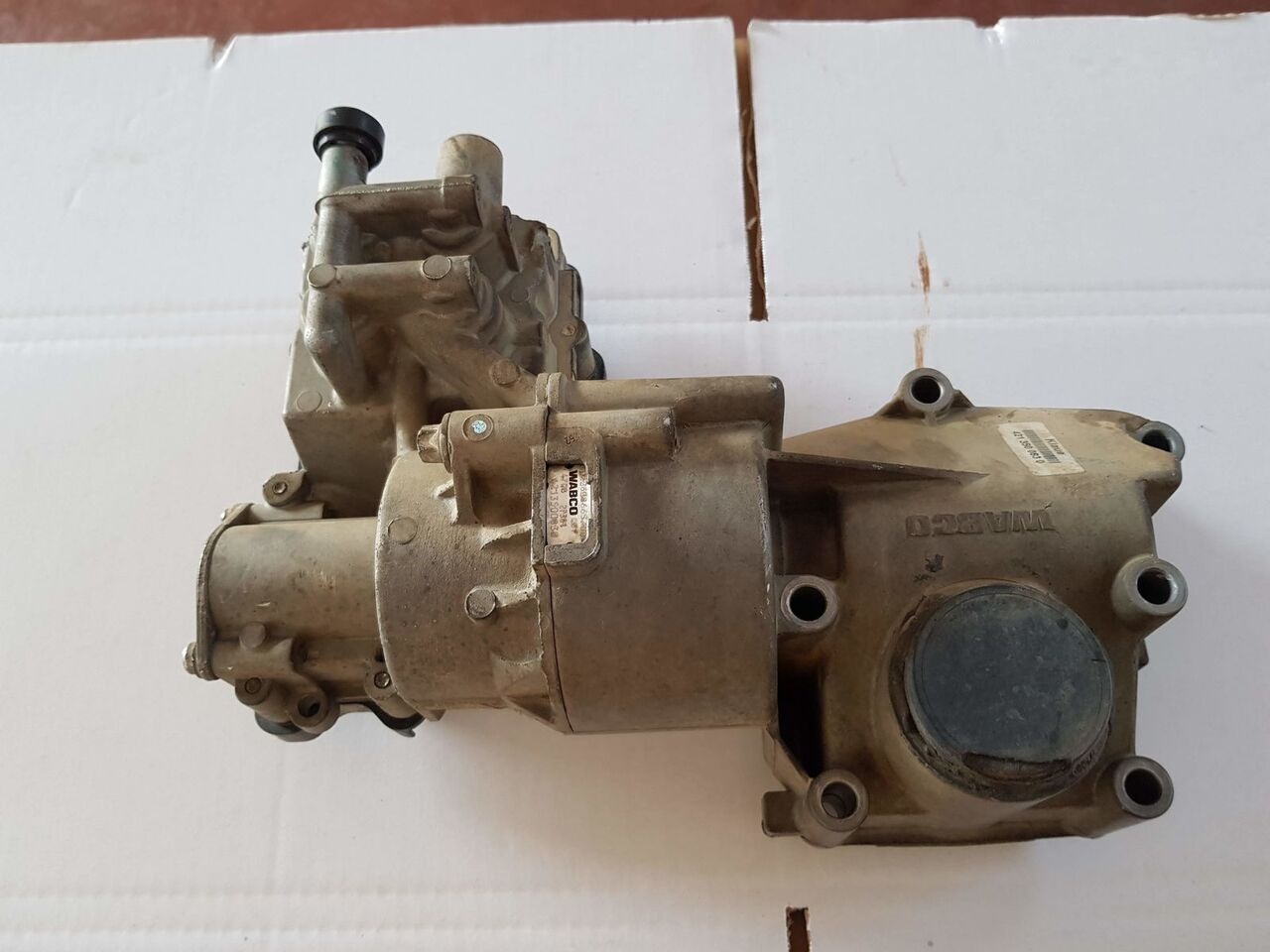 WABCO GEAR CYLINDER 002 260 85 63 Mercedes-Benz ACTROS MB3 - Centralina electrónica por Camião: foto 3 WABCO GEAR CYLINDER 002 260 85 63 Mercedes-Benz ACTROS MB3 - Centralina electrónica por Camião: foto 3