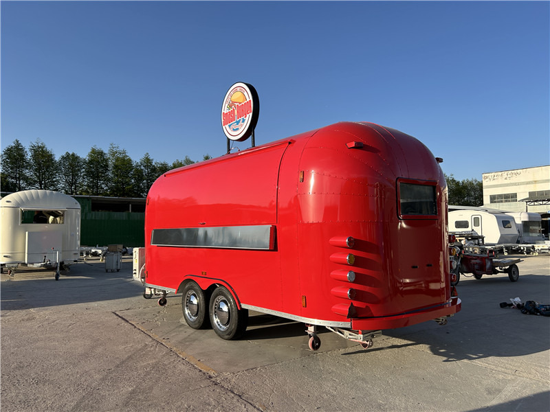 Burger Van Smash Burger Trailer |Handcrafted Burgers & Fries Food Truck - Roulote bar: foto 3 Burger Van Smash Burger Trailer |Handcrafted Burgers & Fries Food Truck - Roulote bar: foto 3