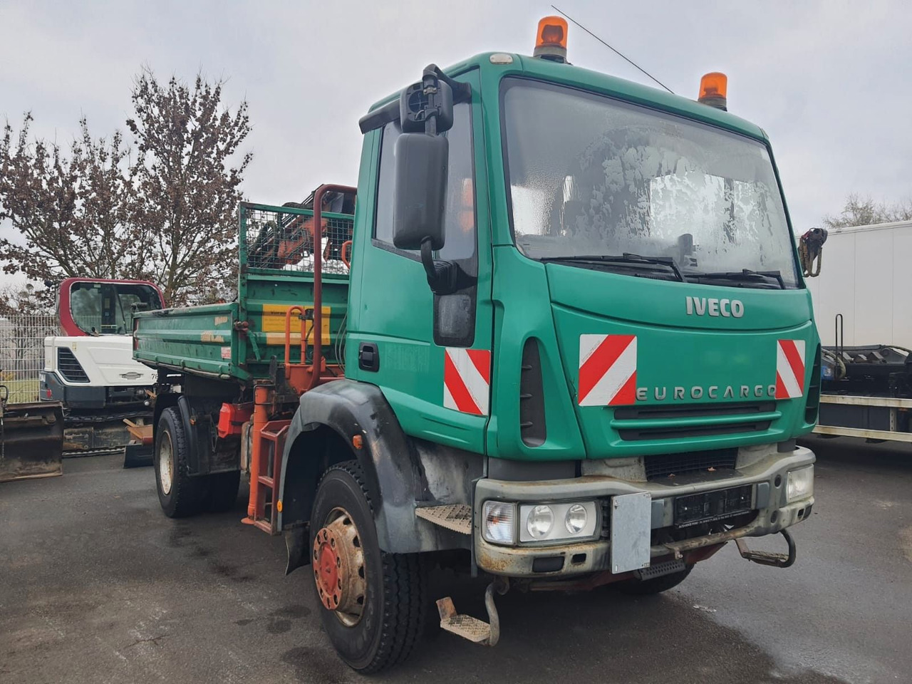 Iveco ML140E18 Dreiseitenkipper 4x4 mit Kran+Greifere - Camião basculante: foto 2 Iveco ML140E18 Dreiseitenkipper 4x4 mit Kran+Greifere - Camião basculante: foto 2